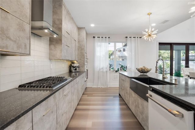 2140 CATALINA DRIVE, Clearwater, FL 33764