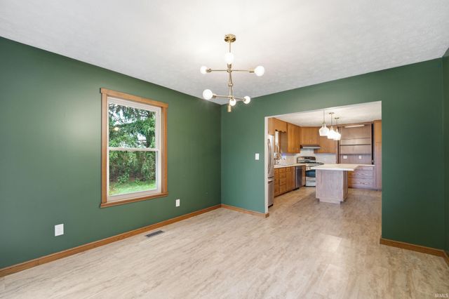382 N US Highway 421, Delphi, IN 46923