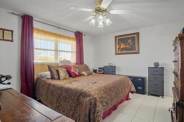 5800 W Fernley Dr Drive W 40, Greenacres, FL 33415