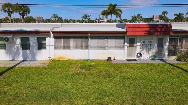 5800 W Fernley Dr Drive W 40, Greenacres, FL 33415