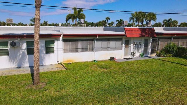 5800 W Fernley Dr Drive W 40, Greenacres, FL 33415