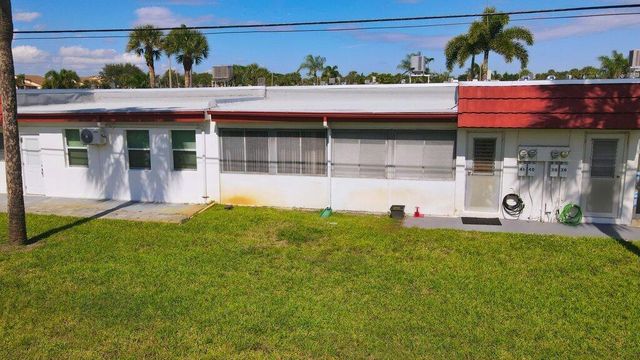 5800 W Fernley Dr Drive W 40, Greenacres, FL 33415