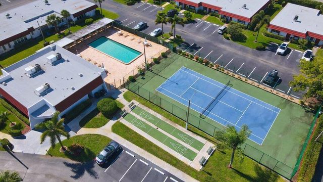 5800 W Fernley Dr Drive W 40, Greenacres, FL 33415
