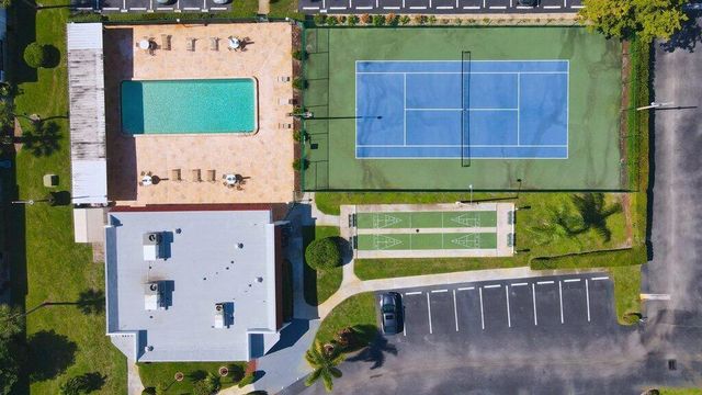 5800 W Fernley Dr Drive W 40, Greenacres, FL 33415