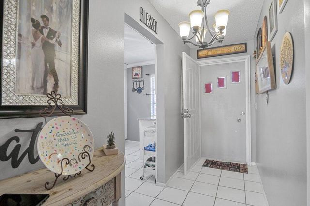 5800 W Fernley Dr Drive W 40, Greenacres, FL 33415
