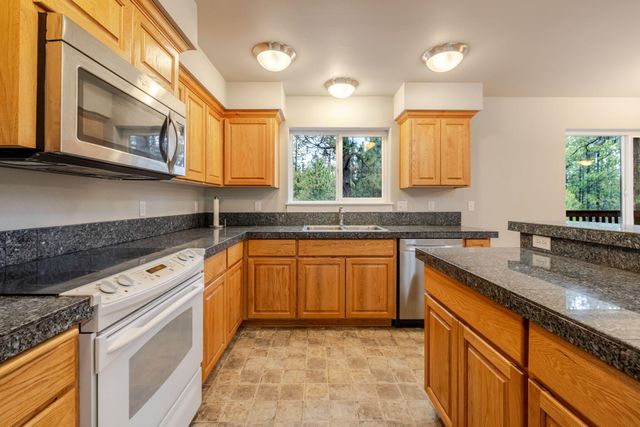 14450 Mountain View Loop, Sisters, OR 97759