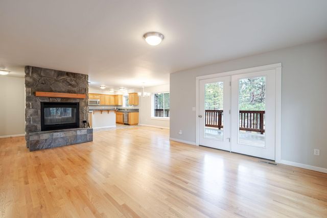 14450 Mountain View Loop, Sisters, OR 97759