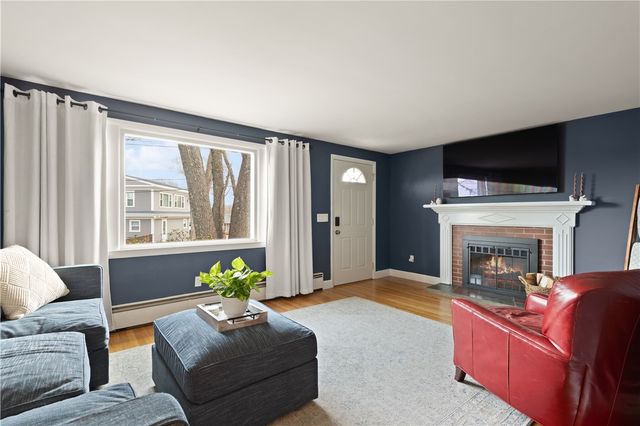 6 Harrington Drive, Johnston, RI 02919