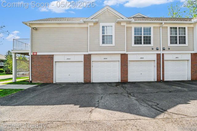 16839 Dover Drive 140, Northville Township, MI 48168
