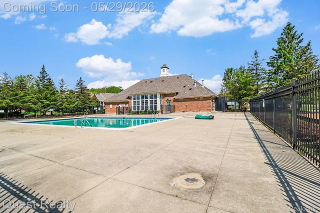 16839 Dover Drive 140, Northville Township, MI 48168