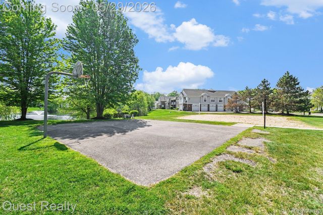 16839 Dover Drive 140, Northville Township, MI 48168