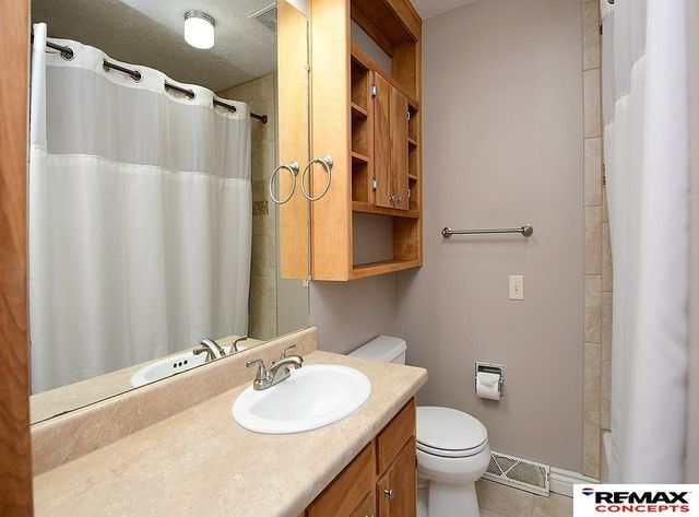 4611 Linden Street, Lincoln, NE 68516