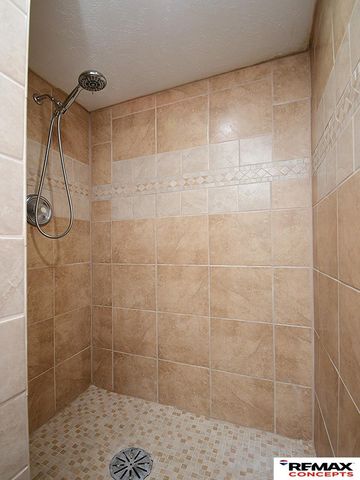 4611 Linden Street, Lincoln, NE 68516