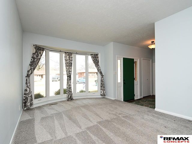 4611 Linden Street, Lincoln, NE 68516