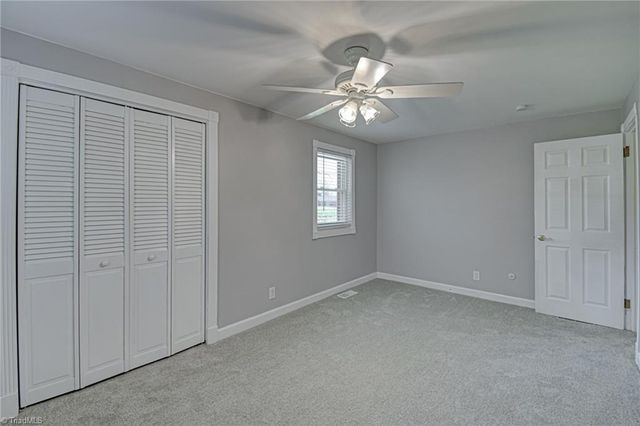 205 Beechwood Circle, Winston-salem, NC 27105
