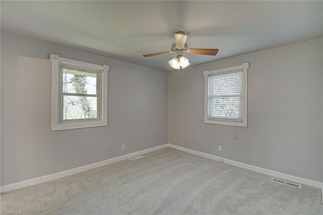 205 Beechwood Circle, Winston-salem, NC 27105
