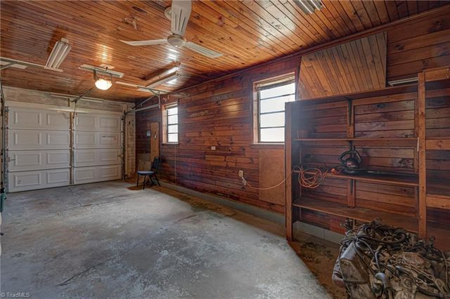 205 Beechwood Circle, Winston-salem, NC 27105