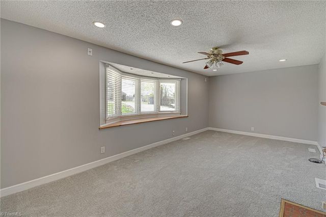 205 Beechwood Circle, Winston-salem, NC 27105