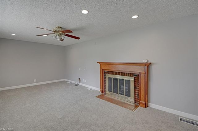 205 Beechwood Circle, Winston-salem, NC 27105