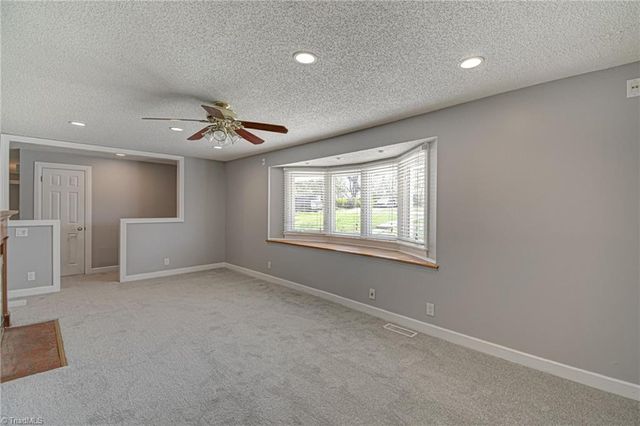 205 Beechwood Circle, Winston-salem, NC 27105