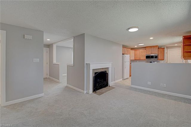 205 Beechwood Circle, Winston-salem, NC 27105