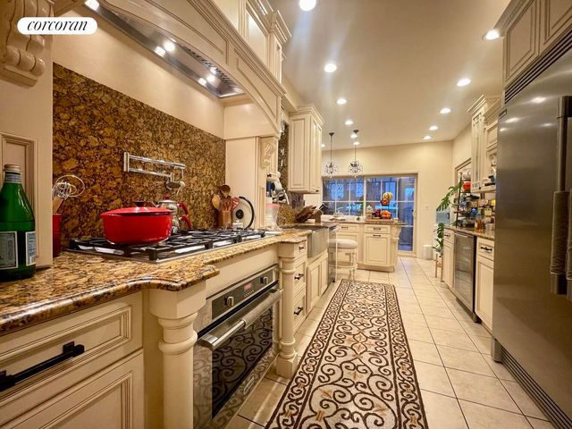 46 GATLING Place, New York City, NY 11209