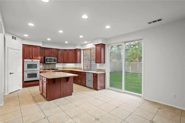 12 Via De La Valle, Lake Elsinore, CA 92532