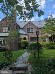 738 E LAKE AVE, Baltimore, MD 21212