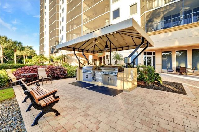 1065 Borghese LN # 304, Naples, FL 34114