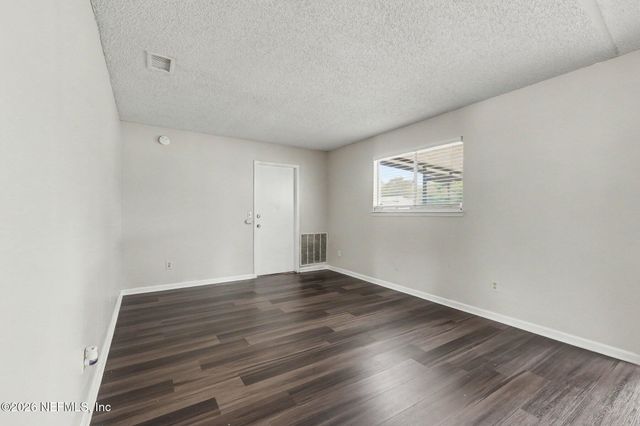 7986 SHIRCLIFF Drive, Jacksonville, FL 32210