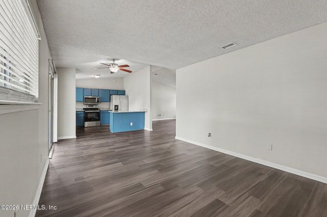 7986 SHIRCLIFF Drive, Jacksonville, FL 32210