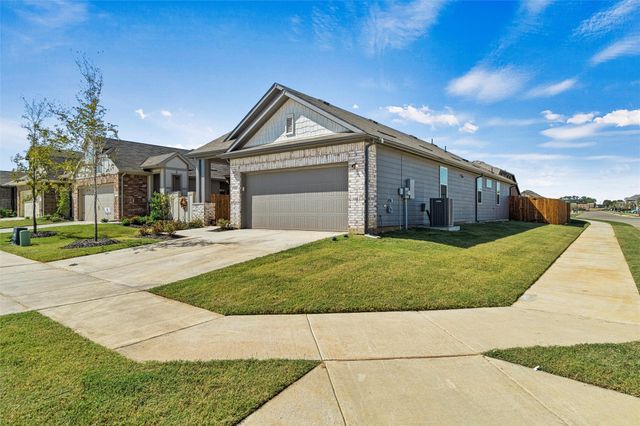 1000 Mason Street, Aubrey, TX 76227