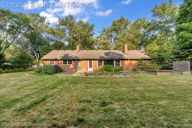 4197 Orchard Hill Drive, Bloomfield Charter Township, MI 48304