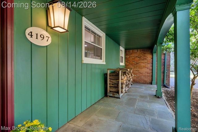 4197 Orchard Hill Drive, Bloomfield Charter Township, MI 48304