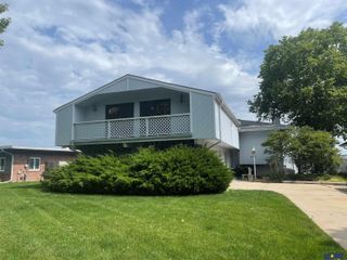 1800 Surfside Drive, Lincoln, NE 68528