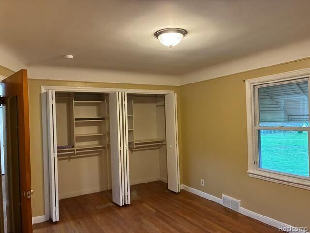 6766 Parkway Circle, Dearborn Heights, MI 48127