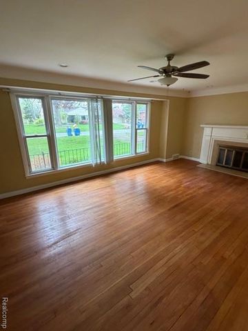 6766 Parkway Circle, Dearborn Heights, MI 48127