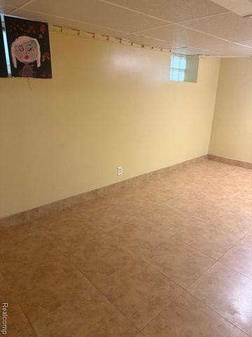 6766 Parkway Circle, Dearborn Heights, MI 48127