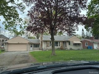 6766 Parkway Circle, Dearborn Heights, MI 48127