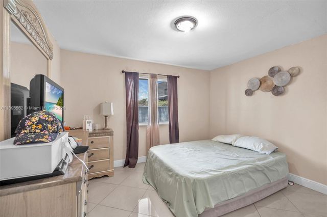 2175 NW 50th St, Miami, FL 33142