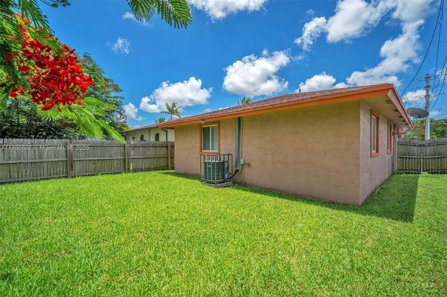 2175 NW 50th St, Miami, FL 33142