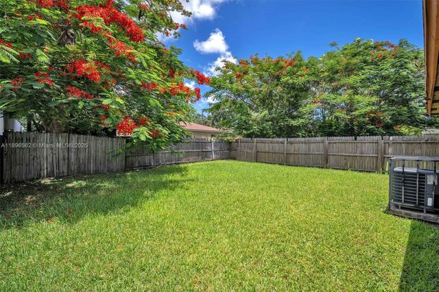 2175 NW 50th St, Miami, FL 33142