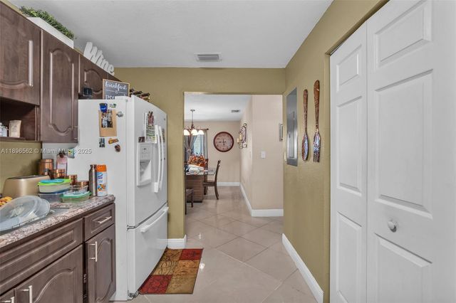 2175 NW 50th St, Miami, FL 33142