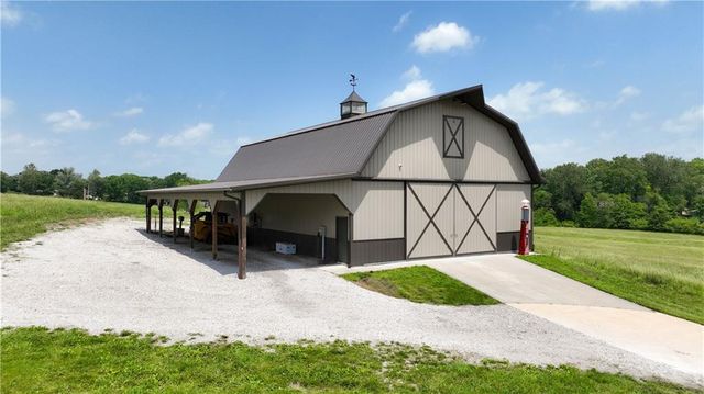 450 Ruth Ewing Road, Liberty, MO 64068