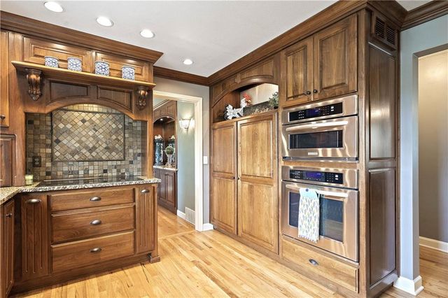 450 Ruth Ewing Road, Liberty, MO 64068