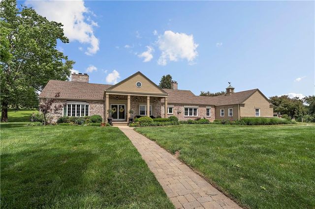 450 Ruth Ewing Road, Liberty, MO 64068