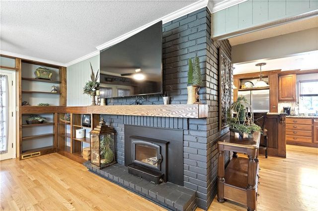 450 Ruth Ewing Road, Liberty, MO 64068