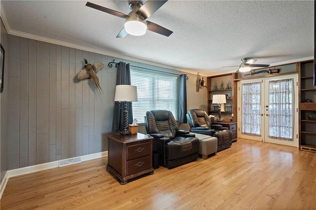 450 Ruth Ewing Road, Liberty, MO 64068