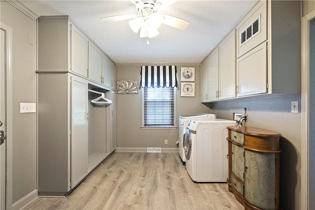 450 Ruth Ewing Road, Liberty, MO 64068
