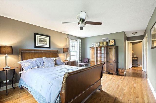 450 Ruth Ewing Road, Liberty, MO 64068